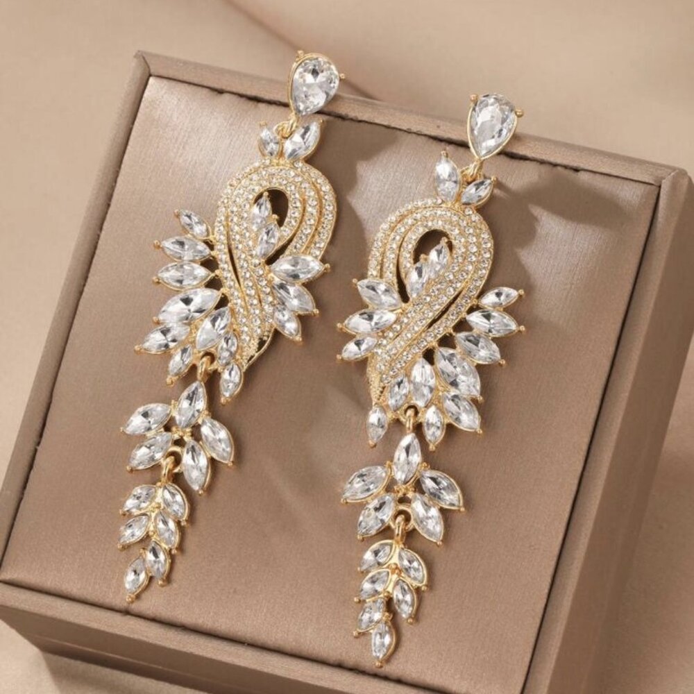 Elegant Rhinestone Decor Wedding Drop earrings for women